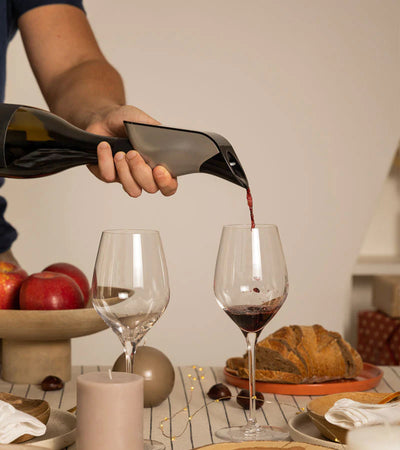 Connected wine aerator